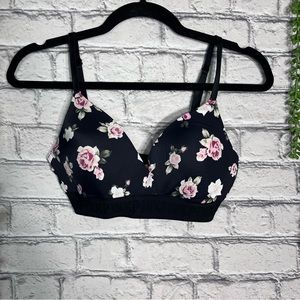 -💙2/$40💙PINK Victoria's Secret Wear Everywhere Wireless Lightly Lined Size 34C